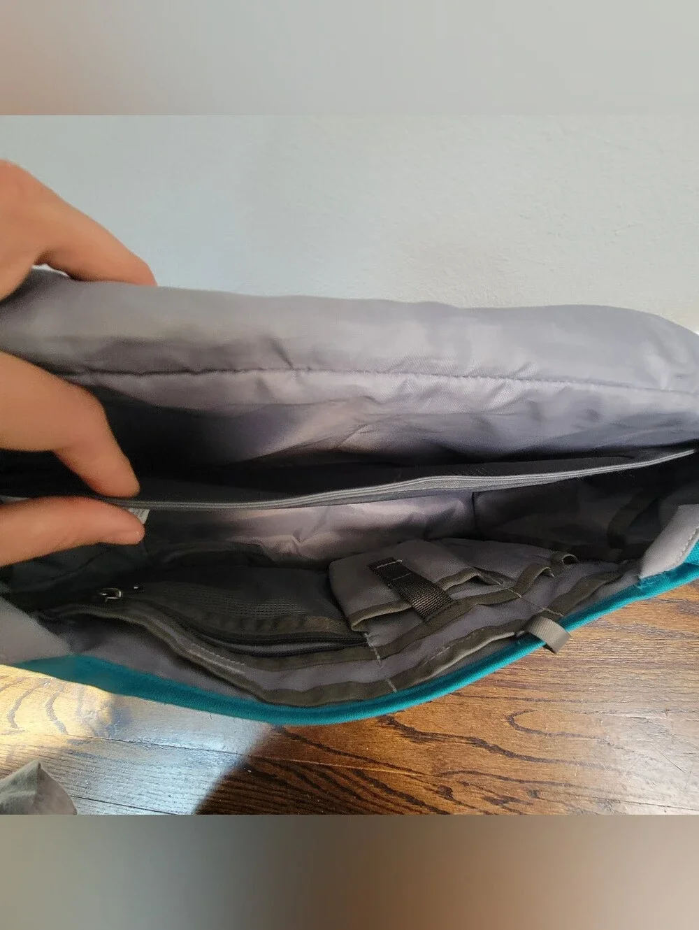 Patagonia Half Mass Messenger Crossbody Bag Unisex OS Travel Hiking Outdoor